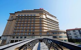 Taoyuan City Suites Gateway Hotel